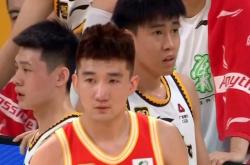 超高水平的比赛现场让球迷拍案叫绝！